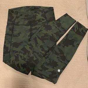 Lululemon green camo fast & free tights size 6